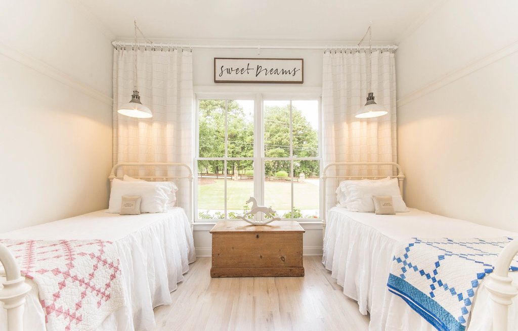 What's The Difference? Farmhouse vs. Shabby Chic