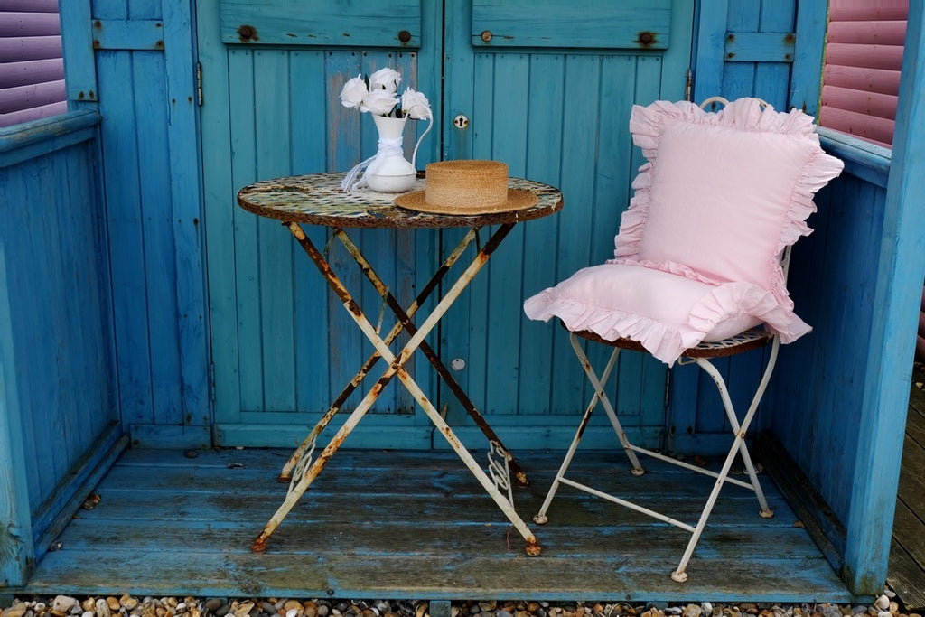 7 ways to create the shabby chic garden of your dreams!